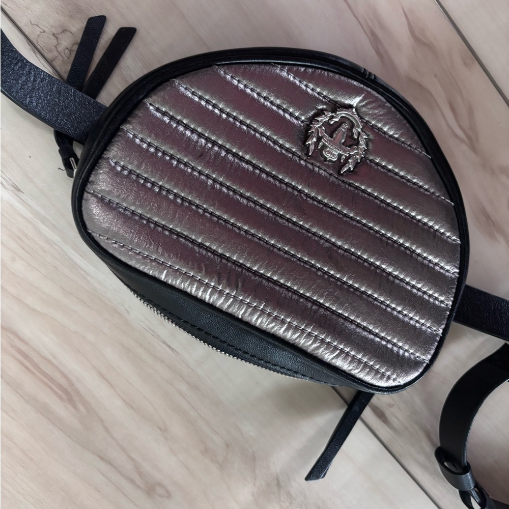 Metallic Silver and Black Quilted Women's Belt Bag - Picture 4 of 10